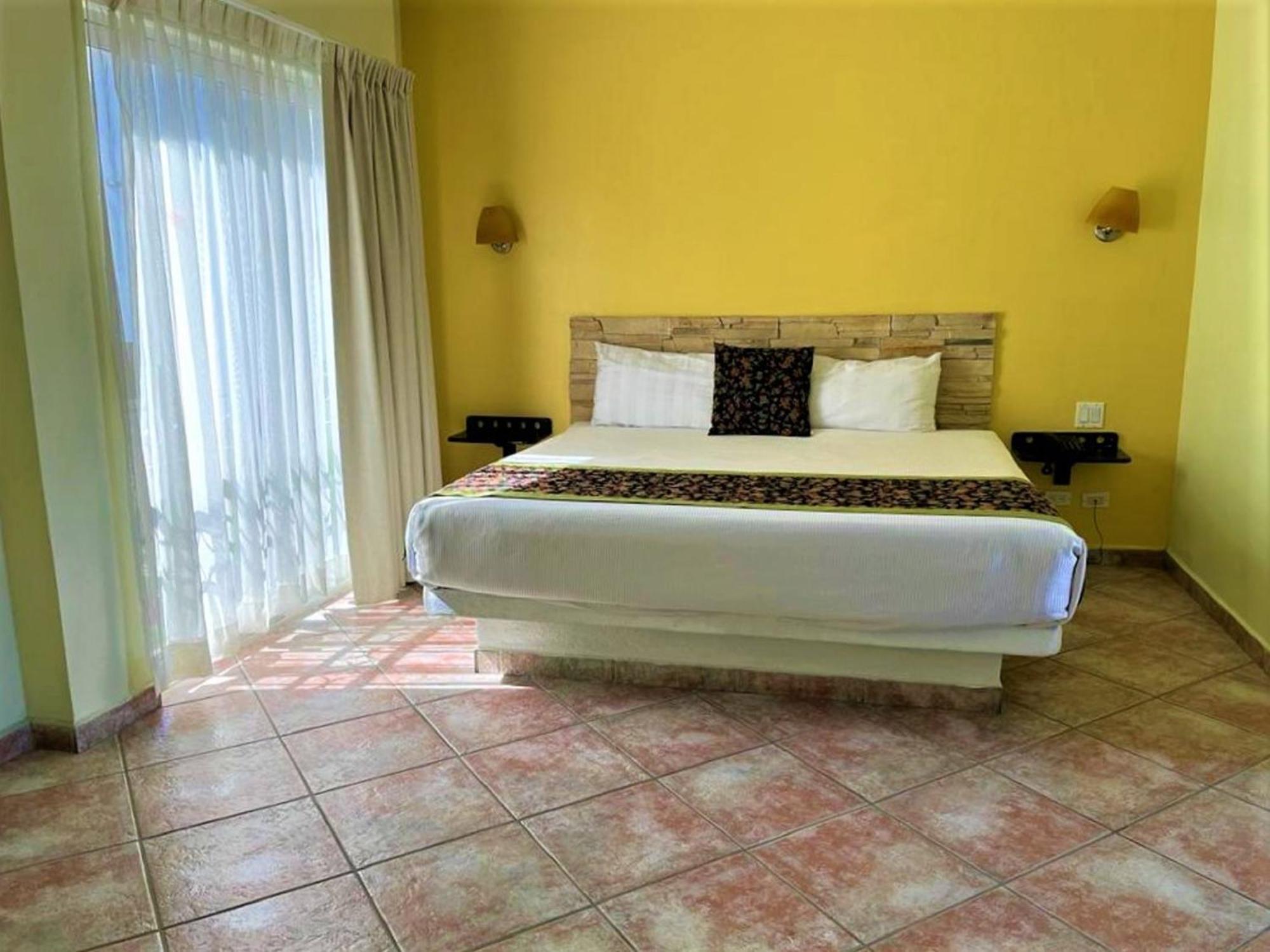 Seven Crown Express & Suites By Kavia كابو سان لوكاس المظهر الخارجي الصورة
