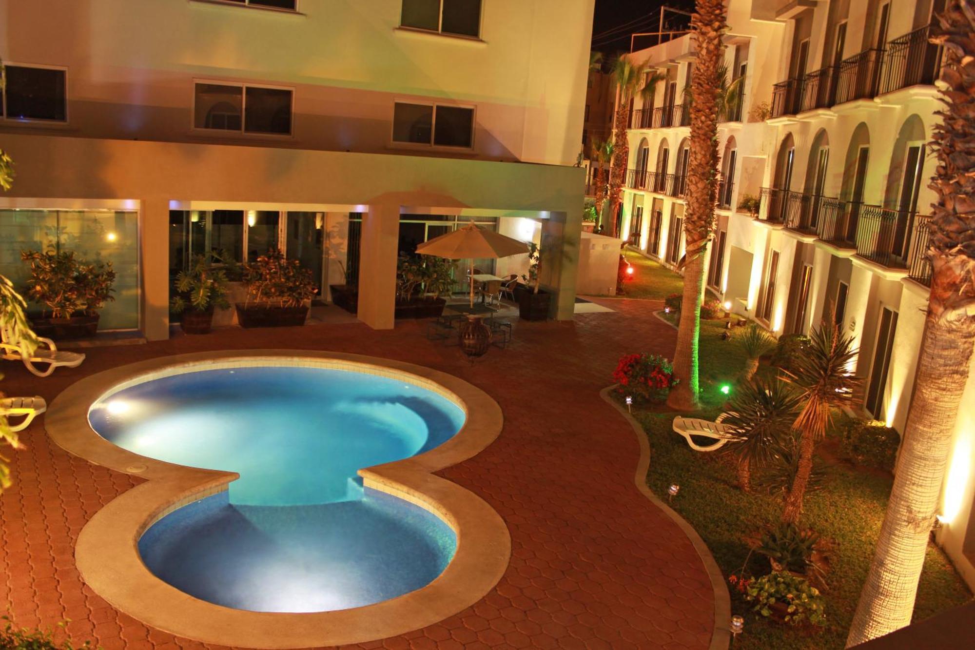 Seven Crown Express & Suites By Kavia كابو سان لوكاس المظهر الخارجي الصورة